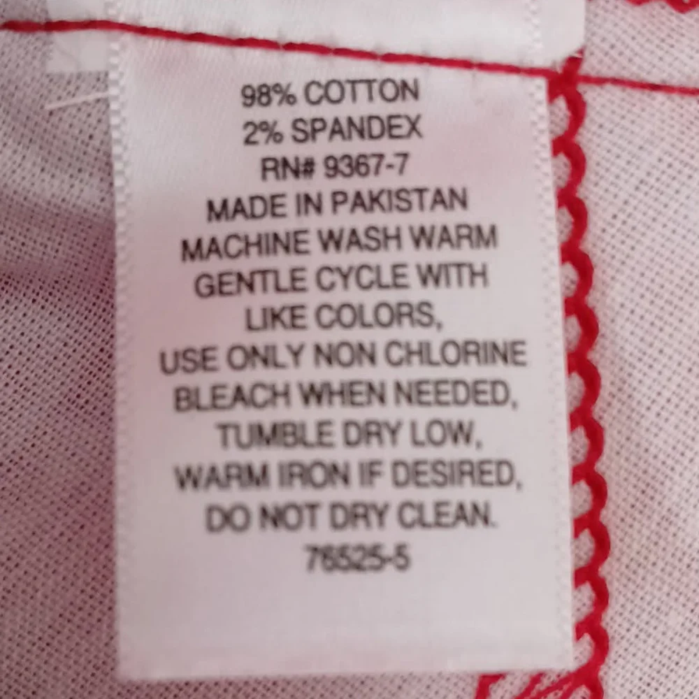 NWOT JOHN'S BAY WOMEN'S RED BERMUDA SHORTS INSEAM 11". SIZE 10 - Picture 11 of 11